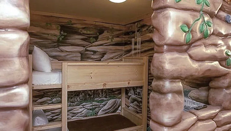 The bunk beds in the den of the Wolf  Den King Suite